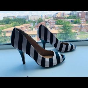 Black and white striped heel